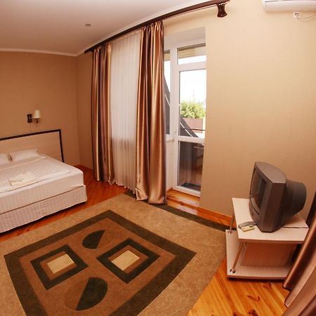 Uyut Hotel Cherníhiv Exterior foto